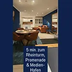 Fewokoko-privat Zentral Lorettoviertel Rheinufer Altstadt Messe Landtag Koenigsallee Apartment